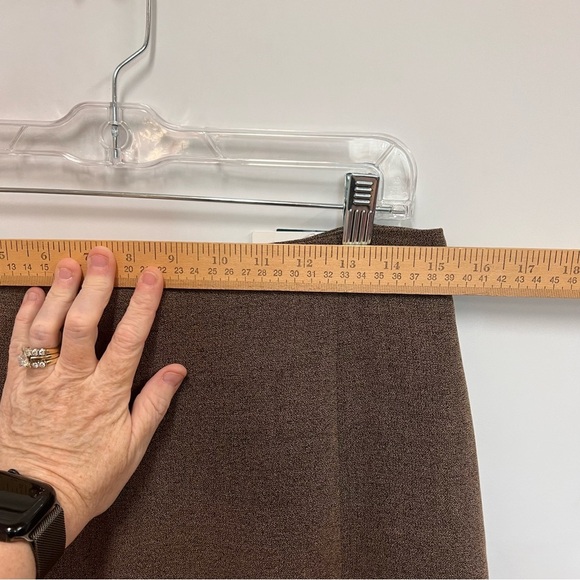 NWT Garfield & Marks Khaki Pencil Skirt with back slit size 8 - Picture 12 of 13